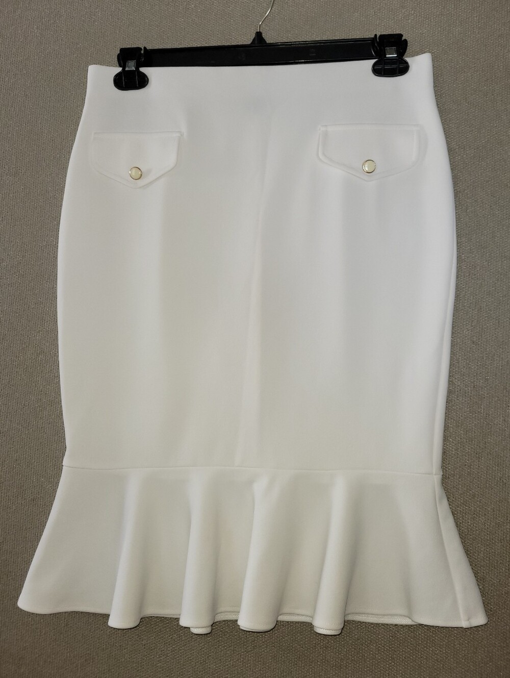 NYCC Size Medium White Pencil Skirt with Ruffle Hem and Gold Buttons